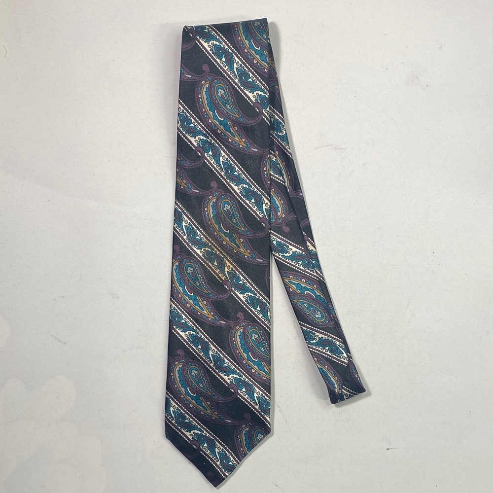 Stylish Paisley Men's Tie in Blue and Green